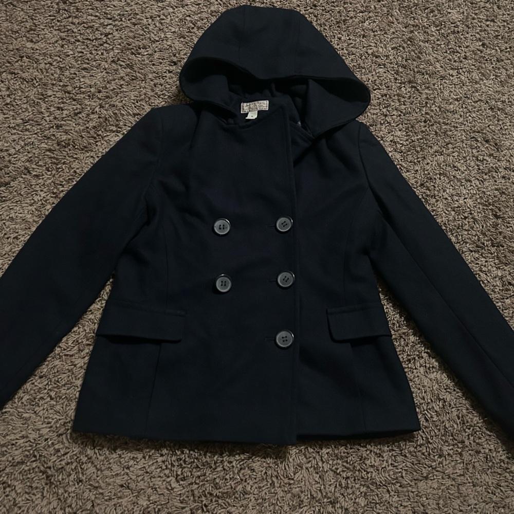 Nice women’s jacket. Lots of life left.